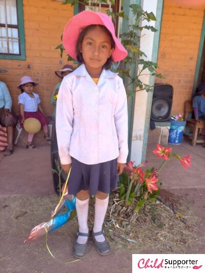 Evelin at Calahuta School-thumb-400x533-11609.jpg